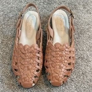 Softspots Tobago Leather closed toe slingbacks